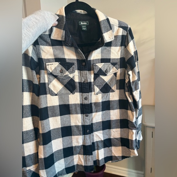 Roots flannel shirt ladies size XS - long sleeve shirt - PTP is 19 - Picture 4 of 6